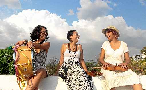 A banda Chinelo de Couro é destaque no Baú Musical com muito forró