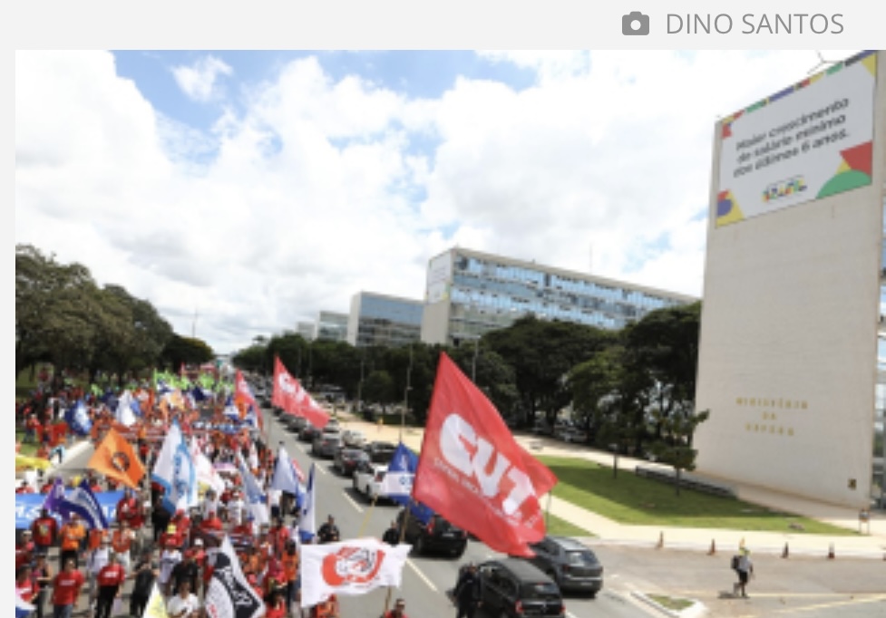 No momento, você está visualizando Trabalhadores autônomos, aposentados e servidores marcam presença na marcha