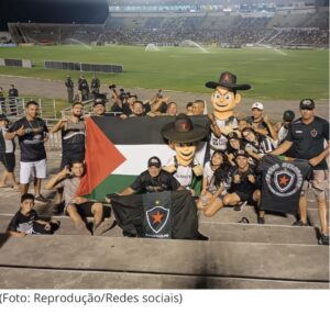 Leia mais sobre o artigo Torcida organizada do Botafogo-PB denuncia ação violenta da PM após ato em apoio à Palestina