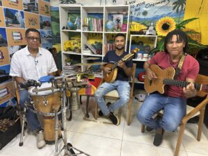 Leia mais sobre o artigo Pai e filho, Almeyron e Fernando, interpretam Bossa Nova, MPB e músicas internacionais na tela da TV