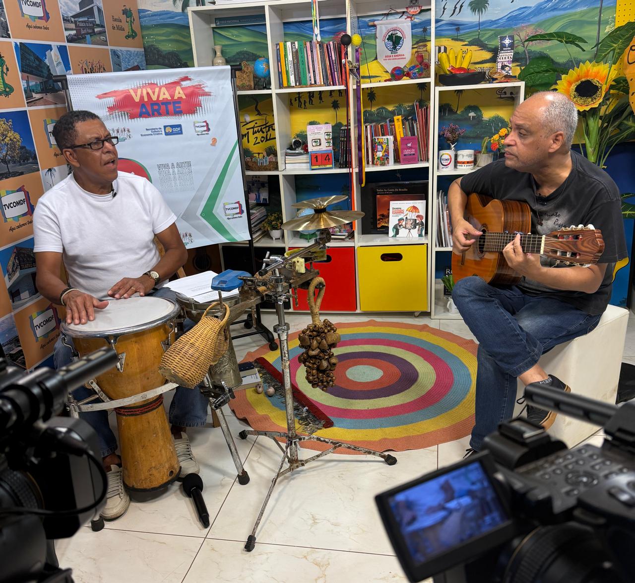 No momento, você está visualizando O multi-instrumentista Boréu recebe Márcio Proença, que fala de seus livros, músicas e projetos de vida
