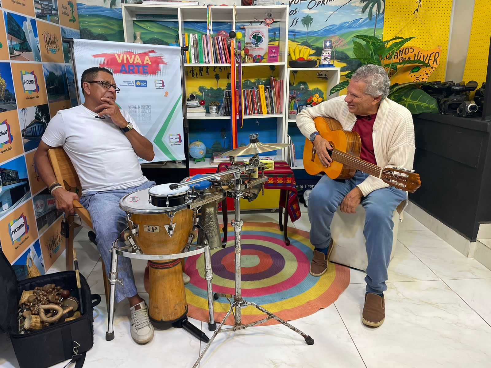 No momento, você está visualizando O jornalista Beto Almeida mistura música e ativismo político nacional e internacional