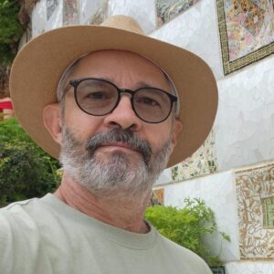 Leia mais sobre o artigo O professor e ambientalista João Carlos condena a privatização da Água Mineral e do Parque Nacional de Brasília