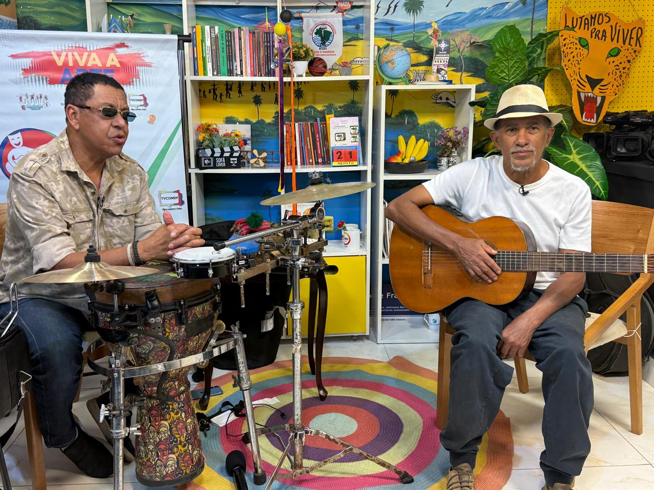 No momento, você está visualizando Rene Bomfim tem 45 anos de estrada de música no DF, passando pelo Paraibola, Caco de Cuia e o atual Festival Canto a Canto