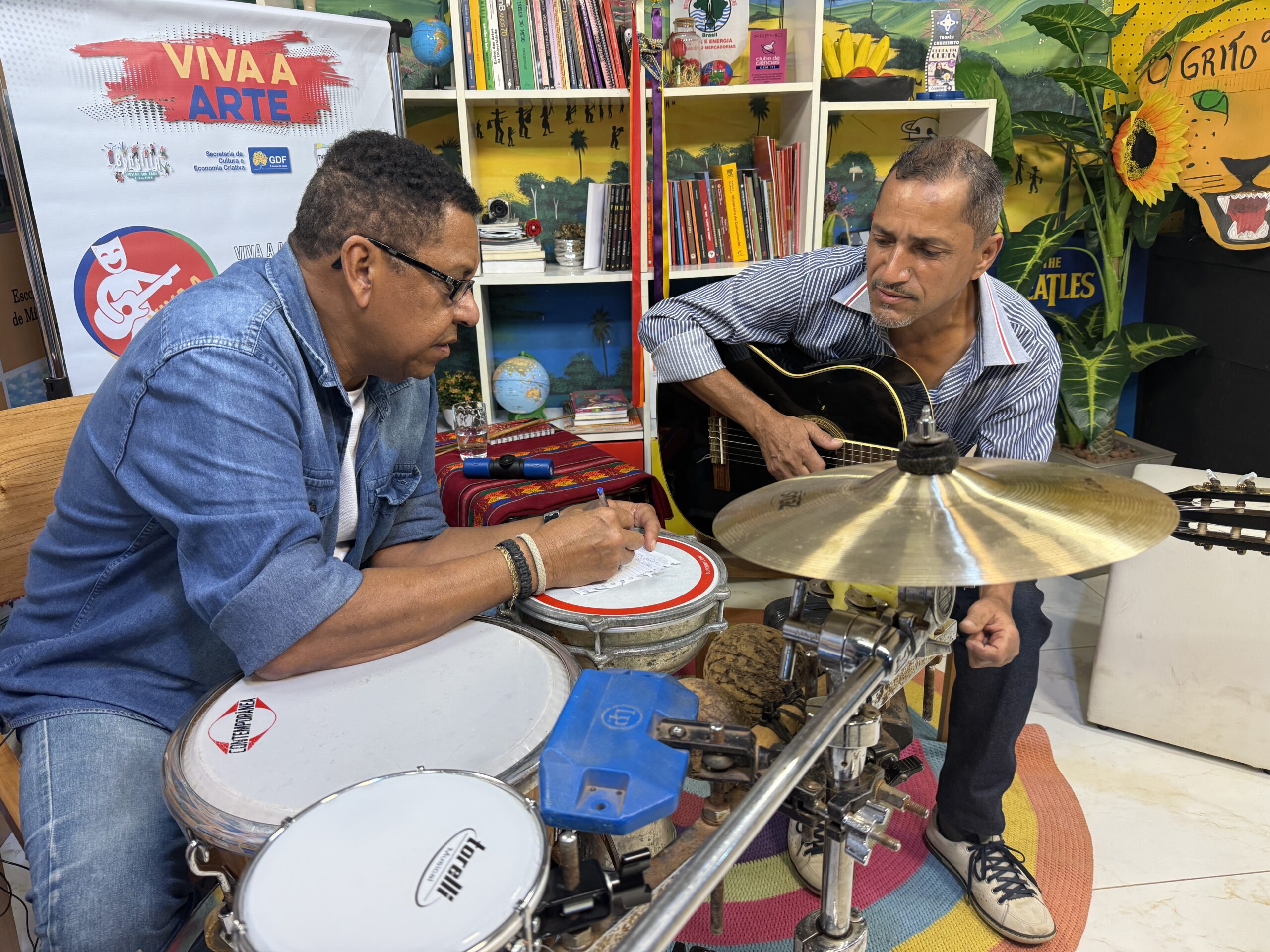 No momento, você está visualizando Paulinho Dior é atração no Viva a Arte com sucesso da MPB. O pai, Dior, era lenda da boemia nos anos 70 e 80