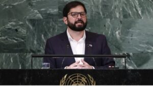 Leia mais sobre o artigo Boric pede que Netanyahu seja julgado pela ONU pelo genocídio em Gaza