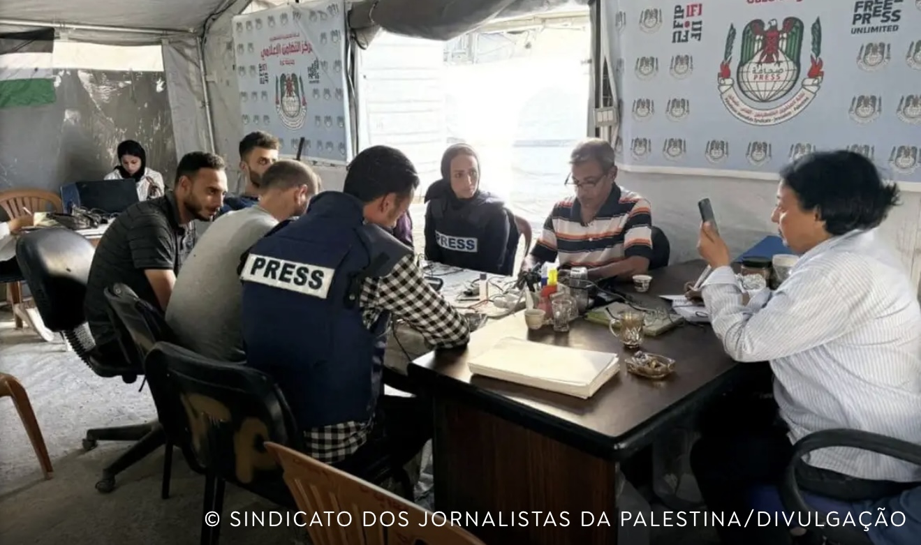 No momento, você está visualizando Tenda de jornalistas palestinos é bombardeada após reunião com Fenaj