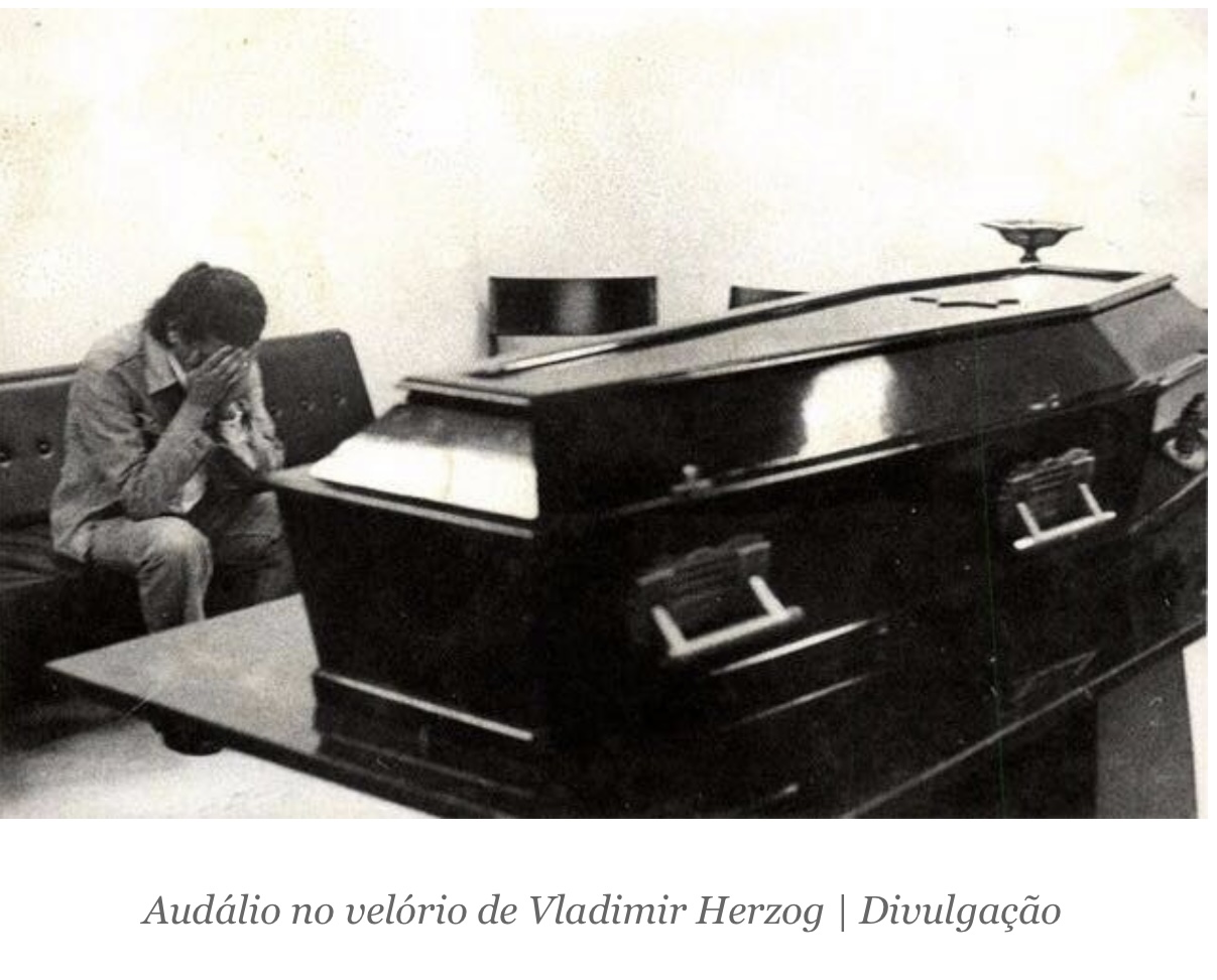 No momento, você está visualizando 50 anos do assassinato de Herzog – Audálio Dantas: a voz que rompeu o silêncio da ditadura com a morte de Vladimir Herzog