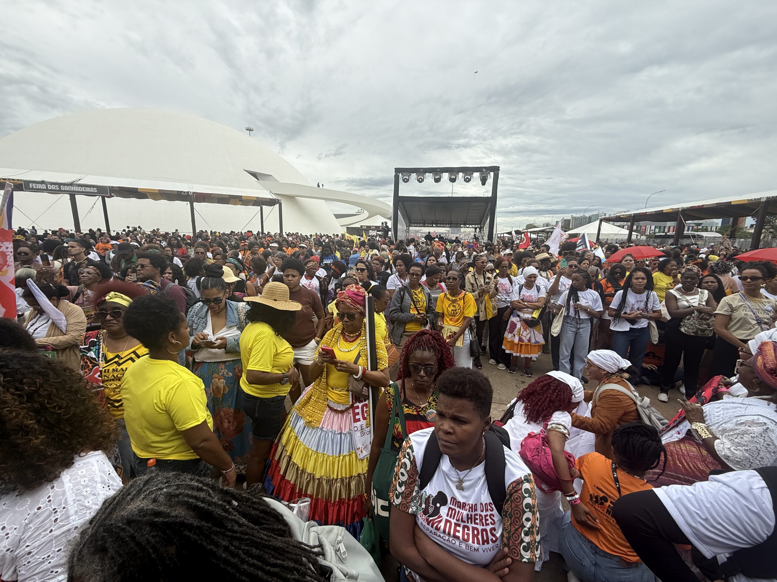 No momento, você está visualizando Manifesto das Mulheres Negras por Reparação e Bem Viver foi lançado na marcha nesta terça (25)