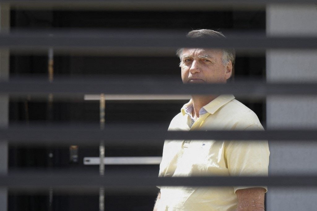 No momento, você está visualizando Condenado por tentativa de golpe, Bolsonaro é preso preventivamente pela PF