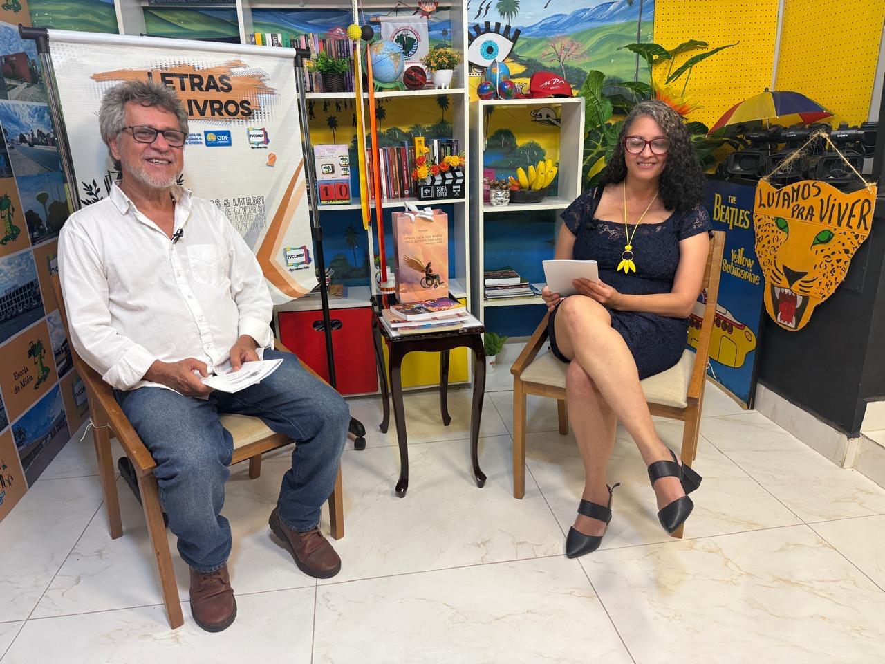 Leia mais sobre o artigo Produtora cultural fala de seu primeiro lançamento literário na tela do Letras e Livros  