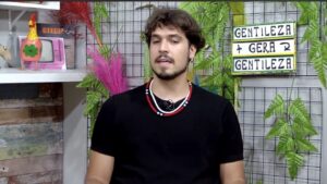 Leia mais sobre o artigo Ian Coury está nos palcos desde os 10 anos e já tocou com Armandinho e Hamilton de Holanda