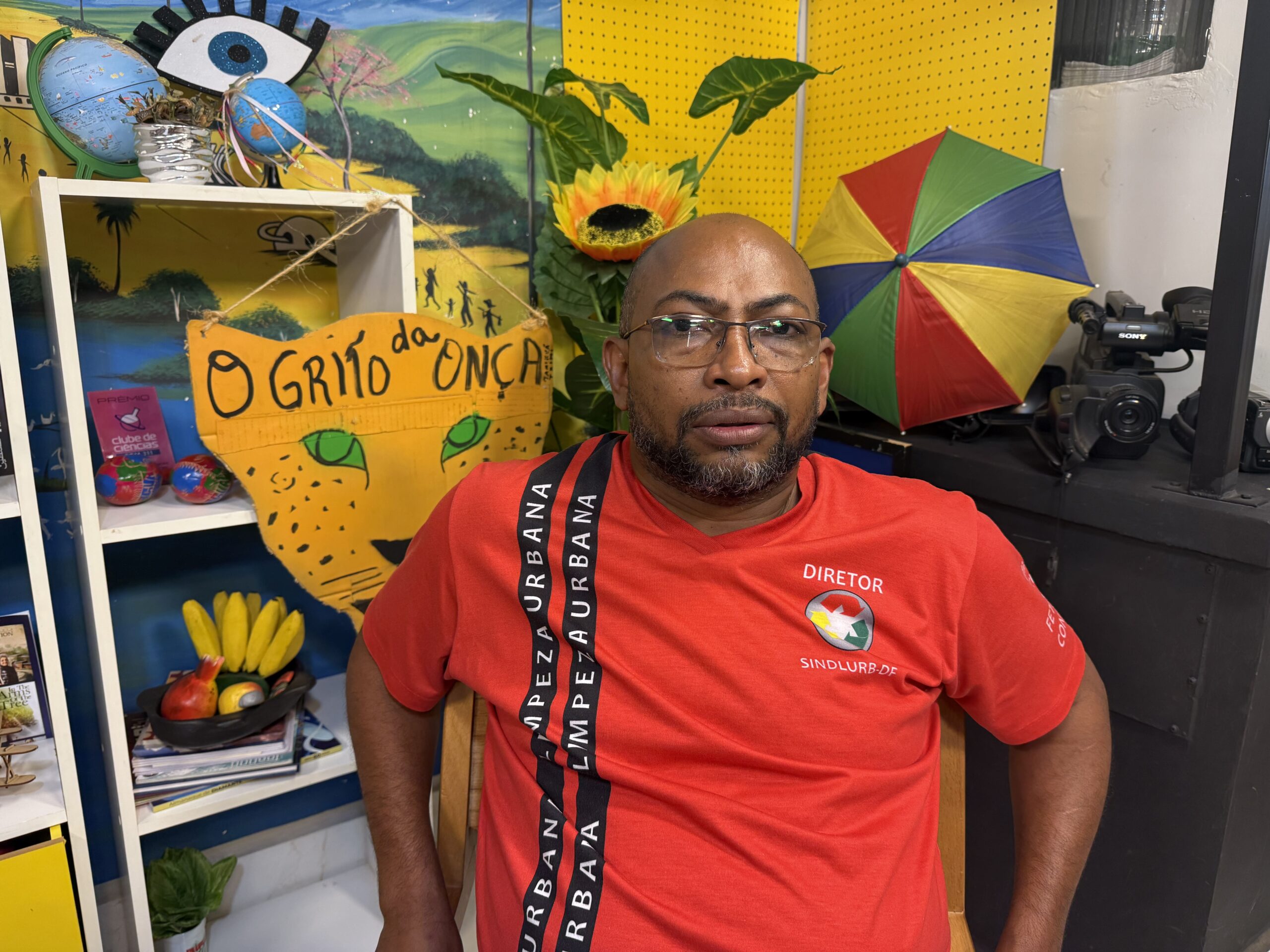 No momento, você está visualizando Luta dos trabalhadores de limpeza urbana por respeito, reconhecimento e dignidade é destaque no TV Rosilene