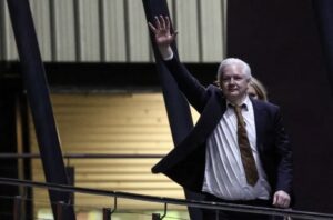 Leia mais sobre o artigo A Universidade Internacional de Comunicações apoia e agradece a Julian Assange por sua coragem ética