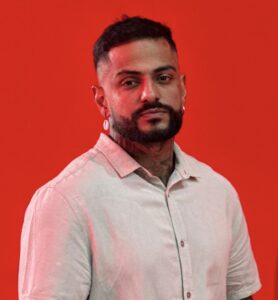 Leia mais sobre o artigo Marcus Oliveira conta sua história com tatuagem em peles negras na tela da TV Comunitária de Brasília  