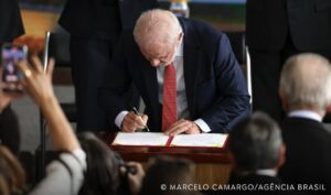 Leia mais sobre o artigo Lula veta integralmente PL da Dosimetria