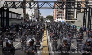 Leia mais sobre o artigo Juristas pedem que tribunal internacional investigue ação na Venezuela