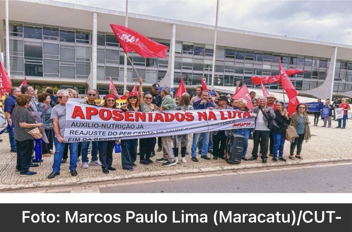 Leia mais sobre o artigo Em frente ao Palácio do Planalto, aposentados e pensionistas cobram atendimento de pautas