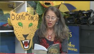 Leia mais sobre o artigo Professora e poetisa Denise Viana compartilha a história de suas obras literárias na tela do Letras & Livros