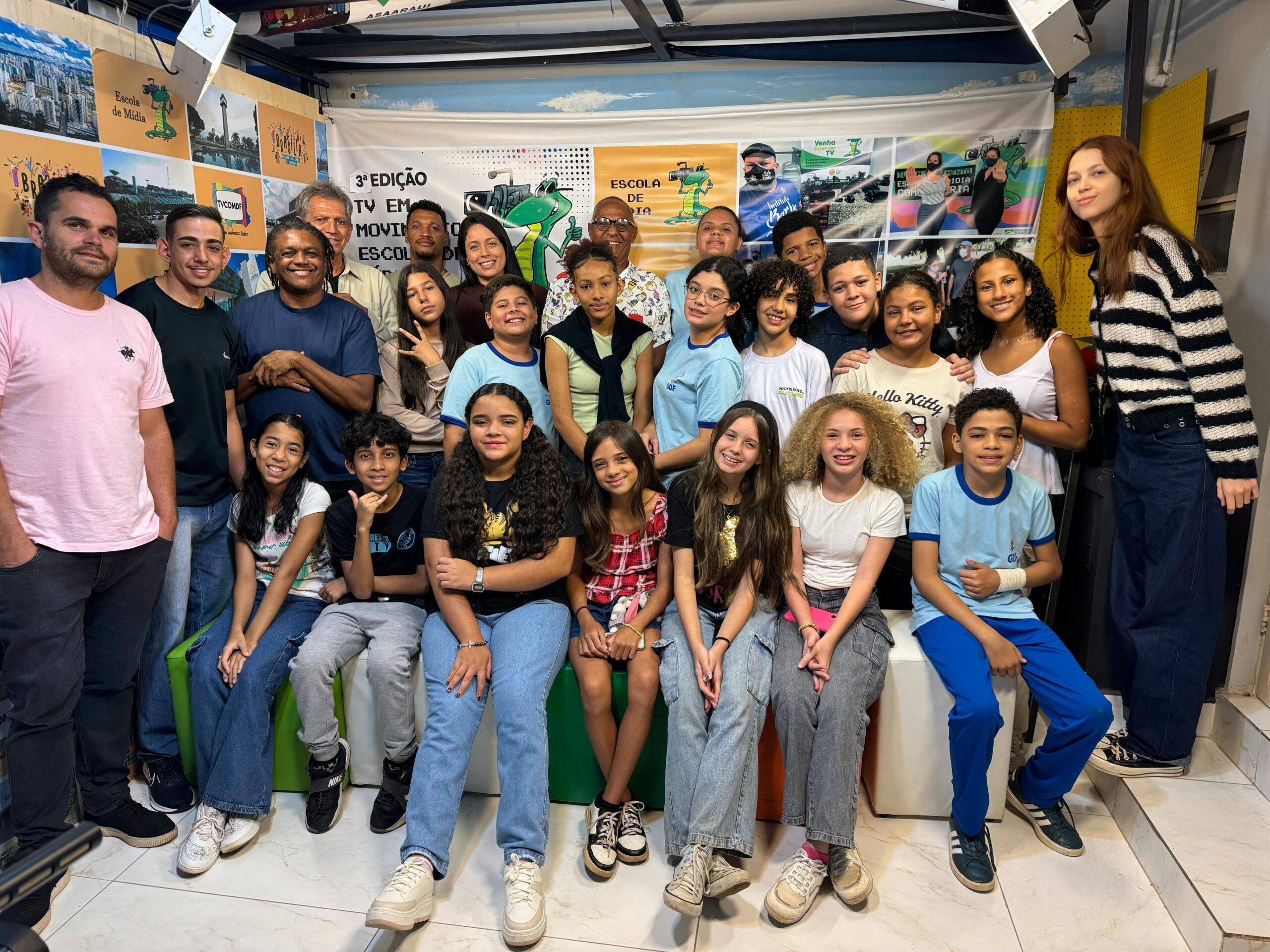 No momento, você está visualizando Alunos da Arena 3 TV do CEF 3 de Sobradinho realizam 4 programas ao vivo na TV Comunitária de Brasília