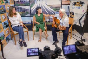 Leia mais sobre o artigo Na tela da TV Comunitária, Célia Porto e Rênio Quintas deram uma canja maravilhosa do show do dia 28 no Clube do Choro