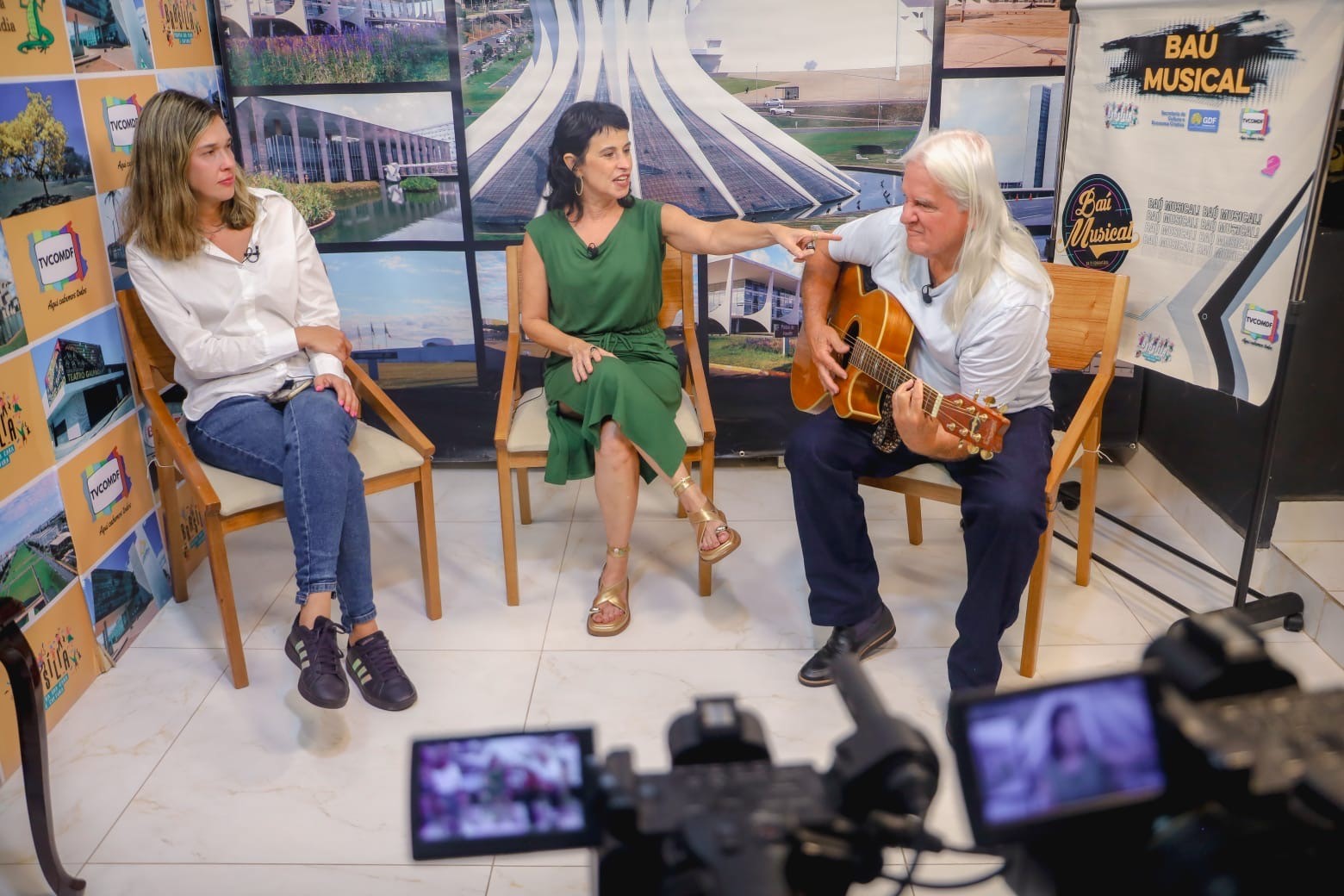 Leia mais sobre o artigo Na tela da TV Comunitária, Célia Porto e Rênio Quintas deram uma canja maravilhosa do show do dia 28 no Clube do Choro