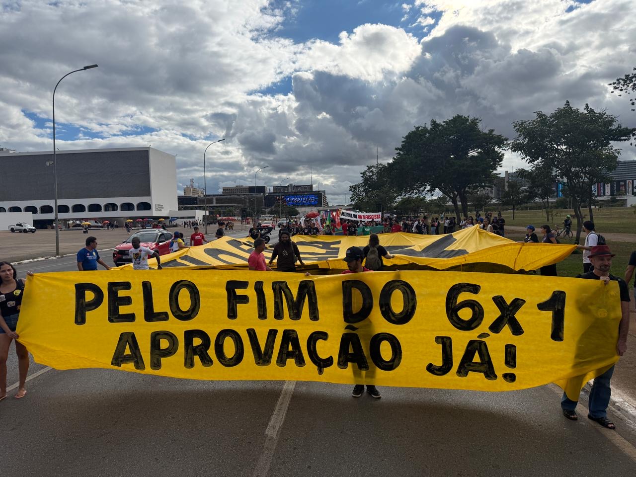 Leia mais sobre o artigo Saiba como pressionar os senadores para aprovação do fim da escala 6×1