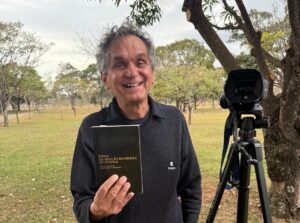 Leia mais sobre o artigo Entre o futebol e a política: professor avalia chances do Brasil na Copa e critica mercantilização do esporte