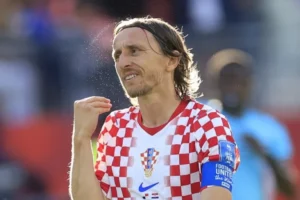 Leia mais sobre o artigo Modrić denuncia uso seletivo do VAR após eliminação da Croácia