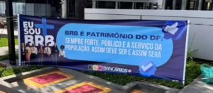 Leia mais sobre o artigo Bancários voltam ao Eixão Norte neste domingo (13) para ampliar mobilização em defesa do BRB público