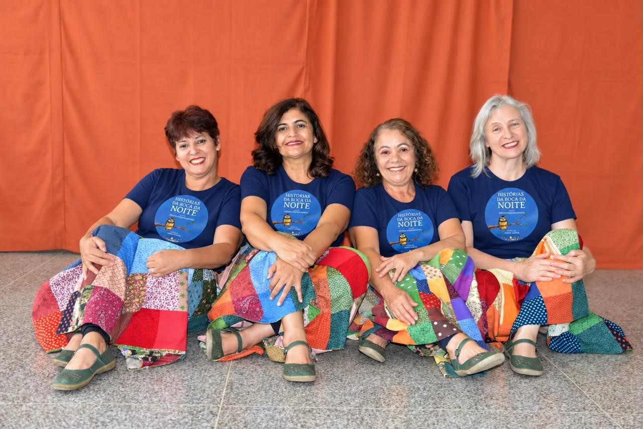 No momento, você está visualizando Da tradição oral à páginas impressas: Grupo Paepalanthus lança o livro “Histórias da Boca da Noite” e circula com o espetáculo pelo DF