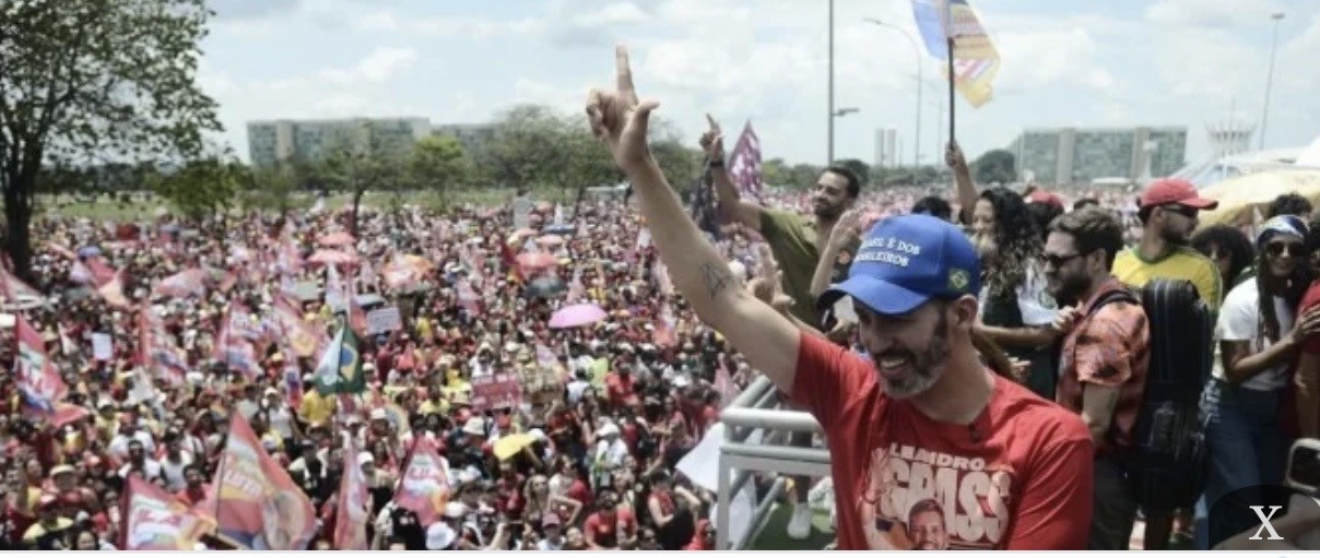 No momento, você está visualizando Leandro Grass pede união além do PT em ato pró-Lula no Museu Nacional