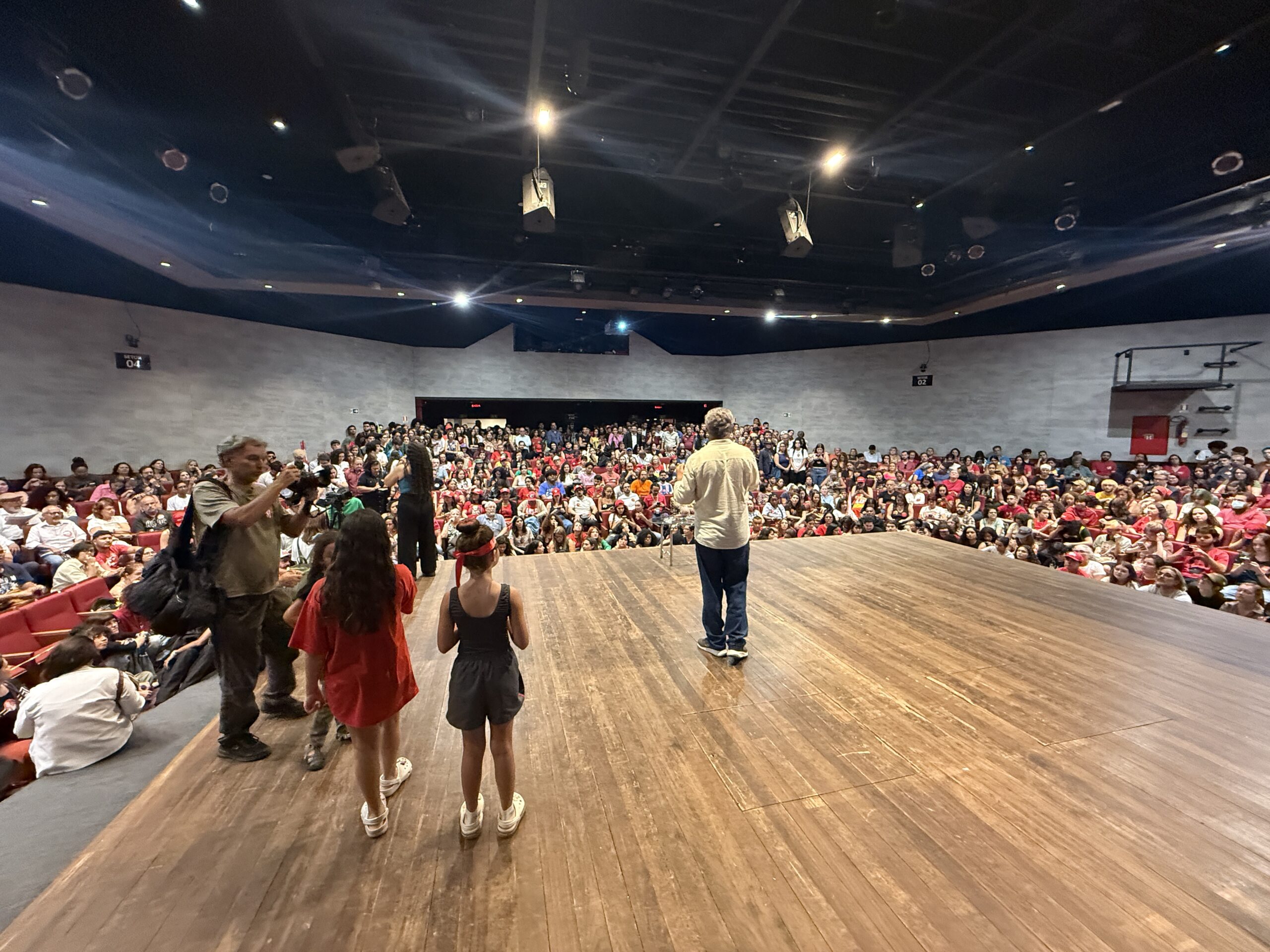 No momento, você está visualizando Reunião com cerca de 5 mil pessoas no Sindicato dos Bancários define mobilização para o segundo turno no DF