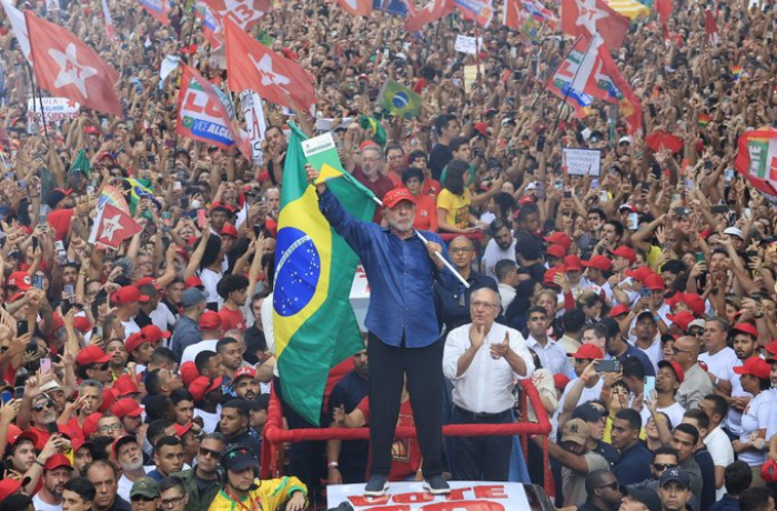 No momento, você está visualizando A esperança venceu com a energia das ruas para construir o futuro. Obrigado, Lula!