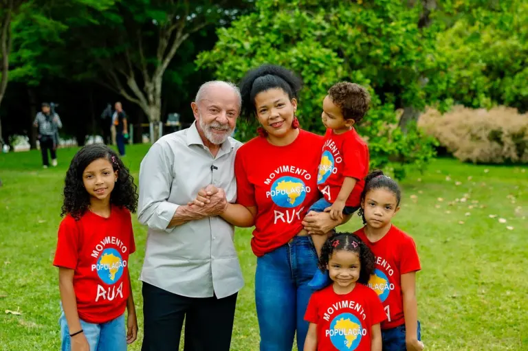 No momento, você está visualizando Lula compartilha mensagem emocionante e faz apelo aos pais no Dia das Crianças